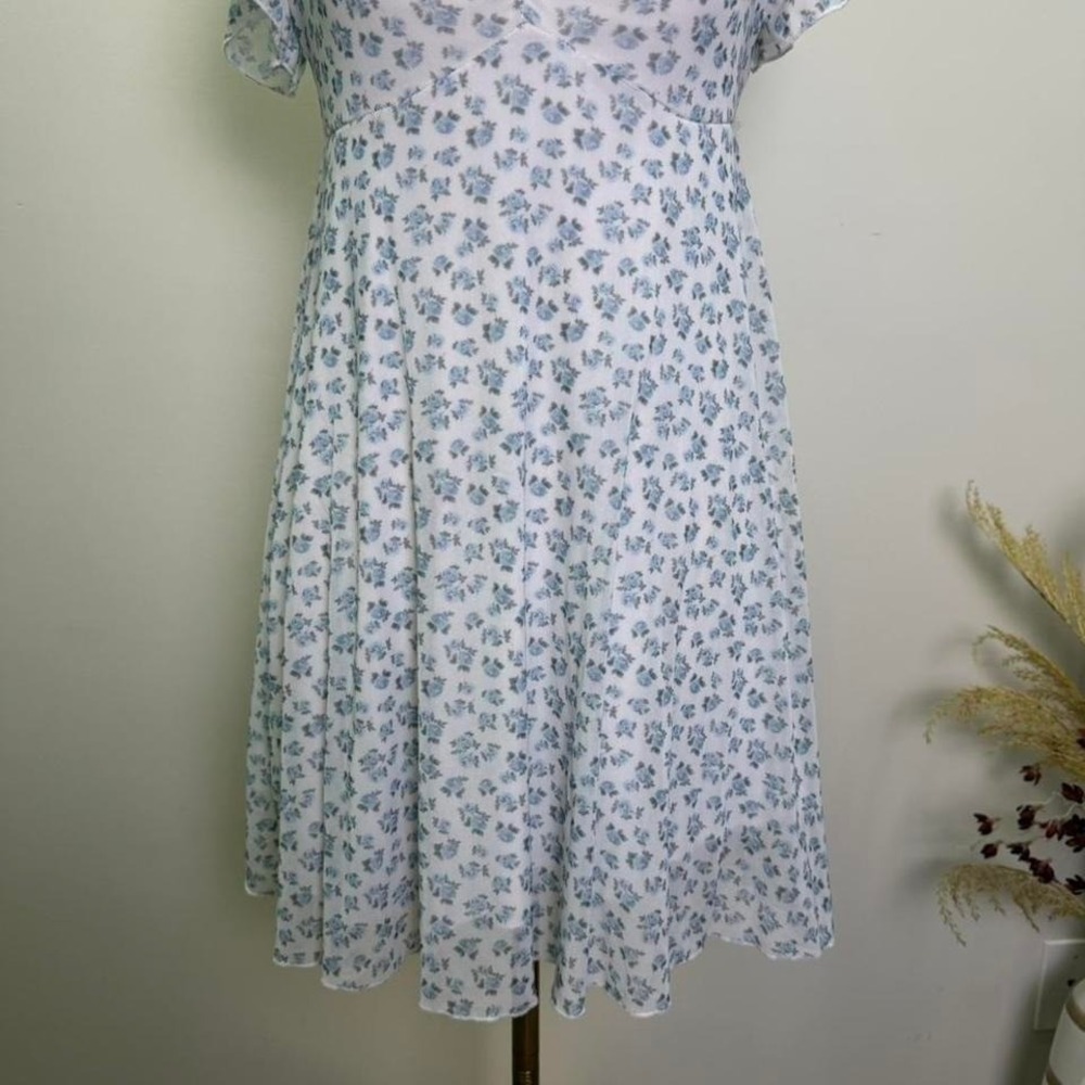 See You Monday Women's Size Medium White & Blue Floral Empire Waist Mini Dress - Picture 3 of 8
